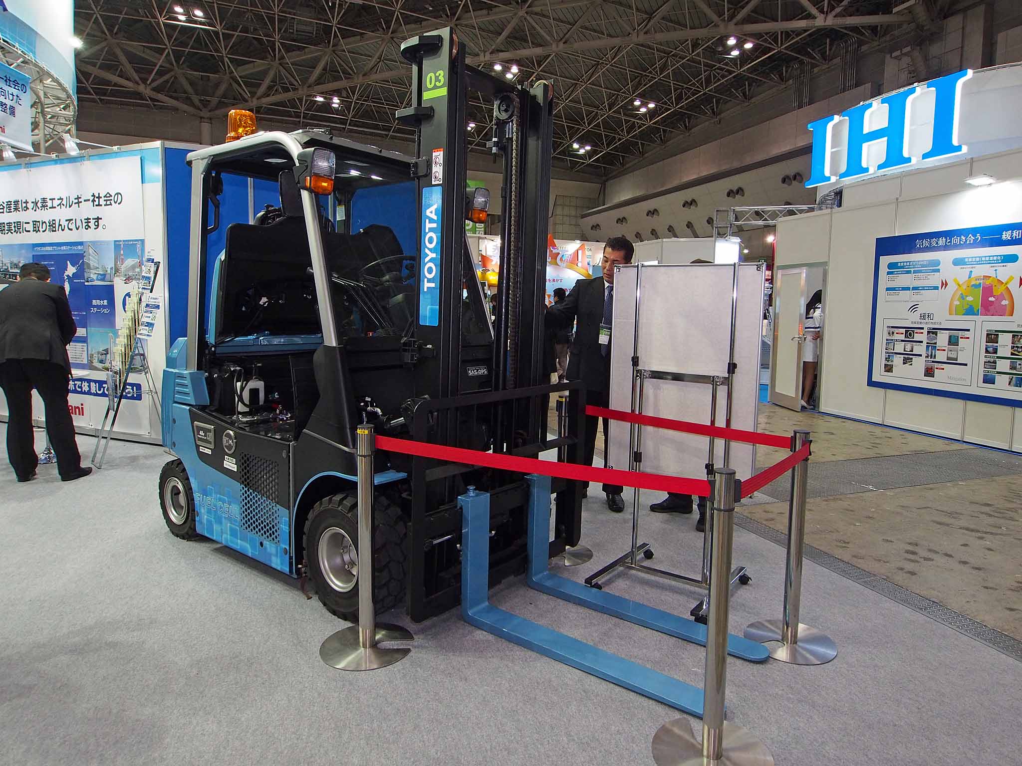 Toyota forklifts' lithium batteries to balance solar power at carmaker's facilities | Energy Storage News